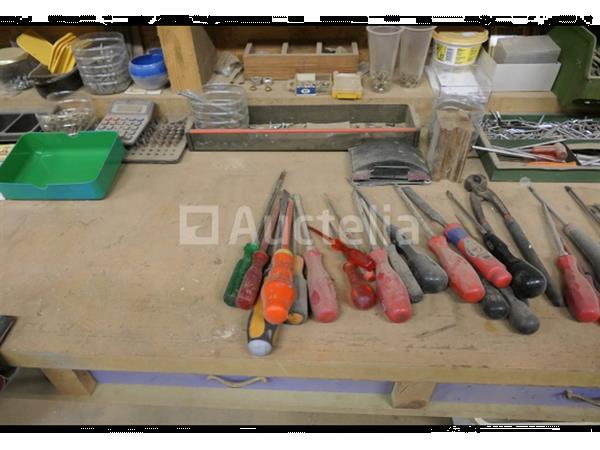 Grote foto diverse handgereedschappen doe het zelf en verbouw gereedschappen en machines