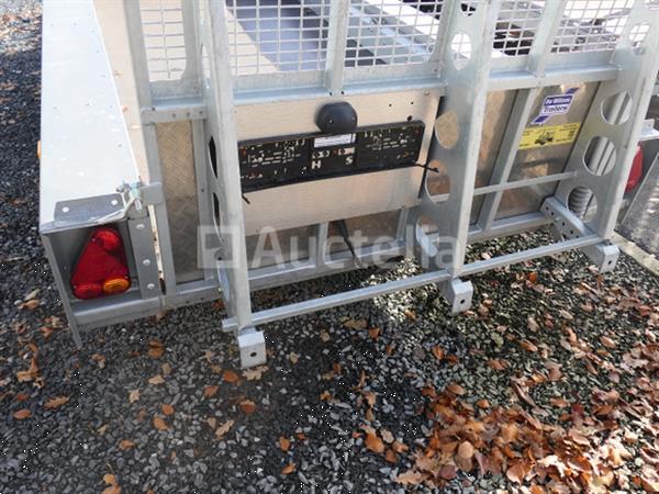 Grote foto dubbelassige aanhangwagen dragende machine met laadklep ifor williams 2hb vin sckd00000n0805155 agrarisch aanhangwagens