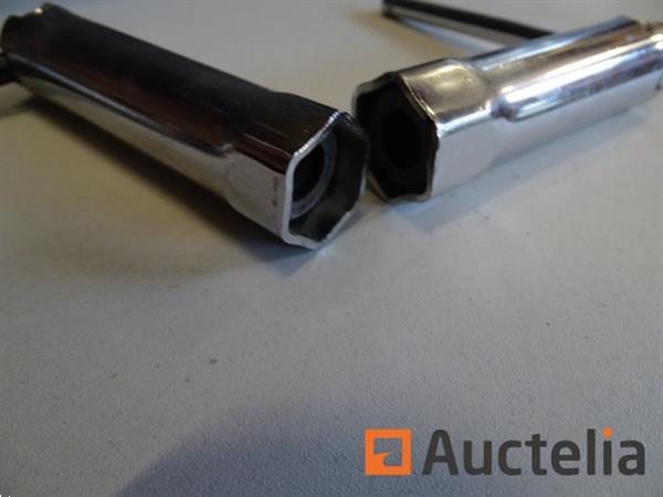 Grote foto 2 bougiesleutels van verschillende lengtes doe het zelf en verbouw gereedschappen en machines