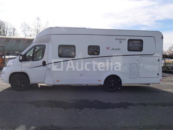 Grote foto stacaravan fiat dethleffs just t7052 90th anniversary series 2022 74.872 km vin zfa25000002t7795 caravans en kamperen campers