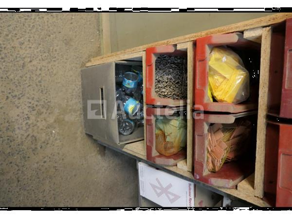 Grote foto inhoud van de planken doe het zelf en verbouw gereedschappen en machines