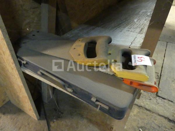 Grote foto werkbank en inhoud van de plank tuin en terras overige tuin en terras