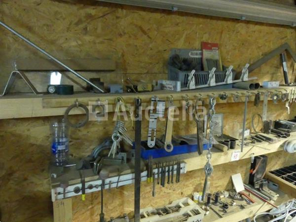 Grote foto werkbank en inhoud van de plank tuin en terras overige tuin en terras