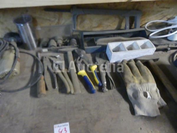 Grote foto werkbank en inhoud van de plank tuin en terras overige tuin en terras