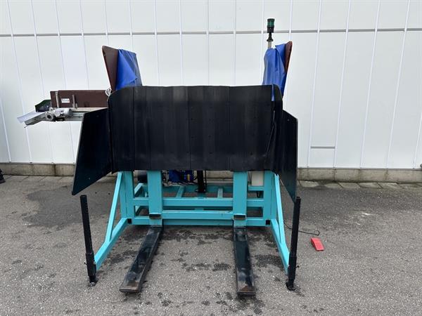 Grote foto kistenkantelaar met doseerband en dwars afvoerband agrarisch tuinbouw