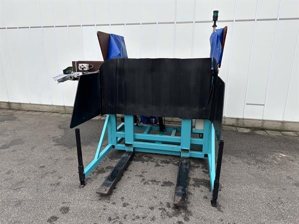 Grote foto kistenkantelaar met doseerband en dwars afvoerband agrarisch tuinbouw