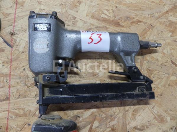 Grote foto pneumatische nietmachine en spijkermachine doe het zelf en verbouw gereedschappen en machines