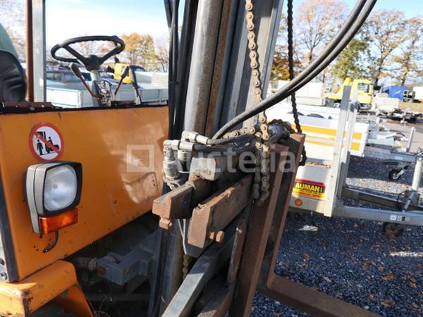 Grote foto nog steeds r70 35 vorkheftruck agrarisch heftrucks