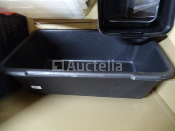 Grote foto pallet met verschillende bakken zie foto agrarisch oogstmachines