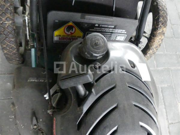 Grote foto grasmaaier tuin en terras zitmaaiers