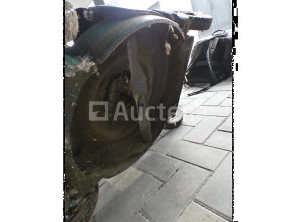 Grote foto grasmaaier tuin en terras zitmaaiers