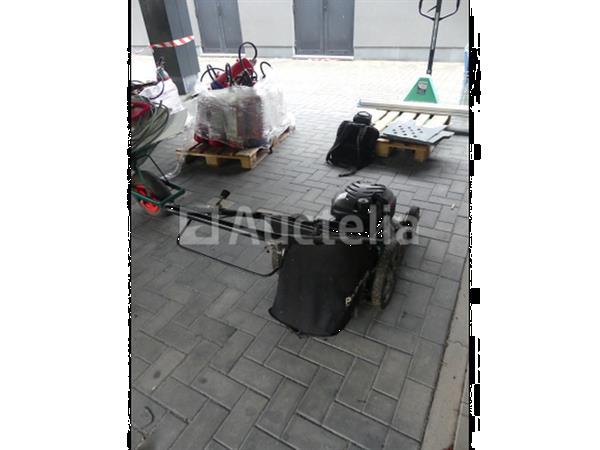 Grote foto grasmaaier tuin en terras zitmaaiers