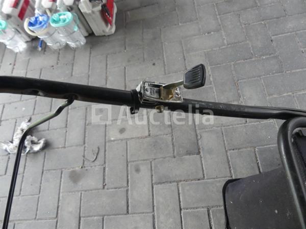 Grote foto grasmaaier tuin en terras zitmaaiers