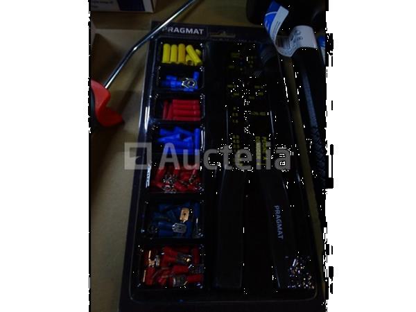 Grote foto diverse hulpmiddelen zie details doe het zelf en verbouw gereedschappen en machines