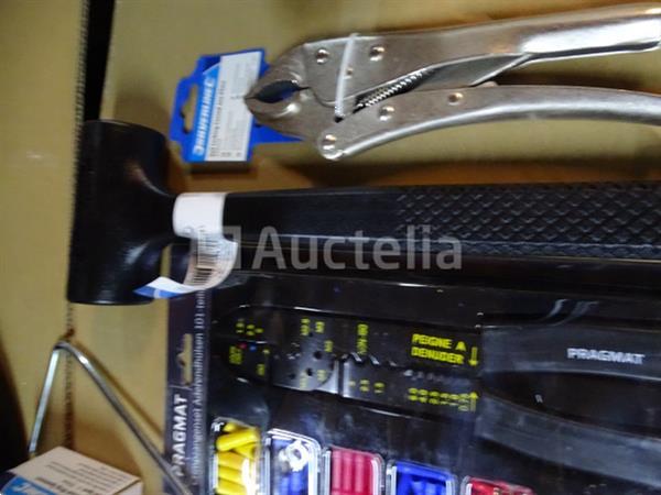 Grote foto diverse hulpmiddelen zie details doe het zelf en verbouw gereedschappen en machines