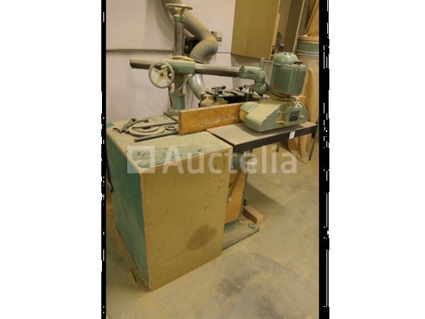 Grote foto router omgebouwd tot schuurmachine doe het zelf en verbouw ijzerwaren en bevestigingsmiddelen