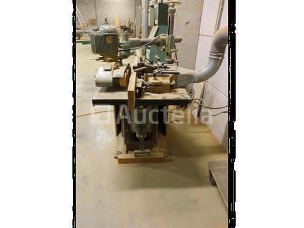 Grote foto router omgebouwd tot schuurmachine doe het zelf en verbouw ijzerwaren en bevestigingsmiddelen