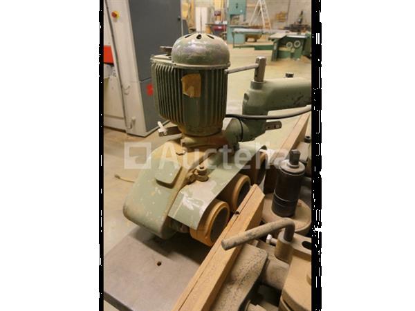 Grote foto router omgebouwd tot schuurmachine doe het zelf en verbouw ijzerwaren en bevestigingsmiddelen