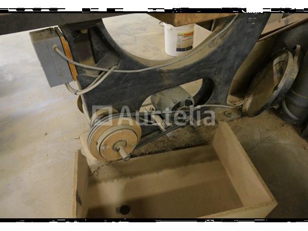 Grote foto vanden abelle inlegwerk figuurzaagmachine omgebouwd tot schuurmachine doe het zelf en verbouw ijzerwaren en bevestigingsmiddelen