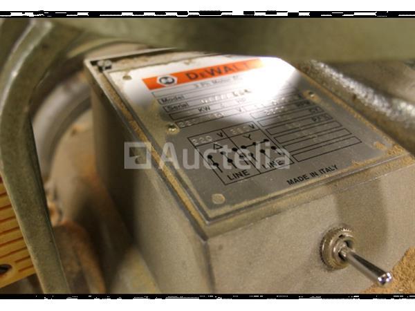 Grote foto dewalt radiale zaag doe het zelf en verbouw ijzerwaren en bevestigingsmiddelen