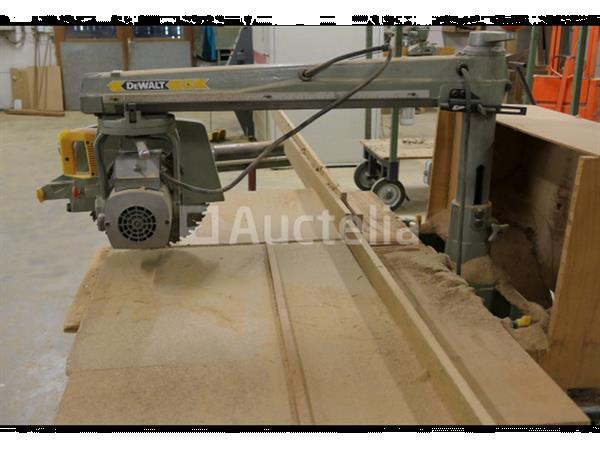 Grote foto dewalt radiale zaag doe het zelf en verbouw ijzerwaren en bevestigingsmiddelen
