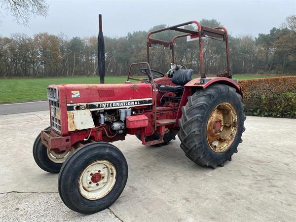 Grote foto international 633 kenteken kruip tractor agrarisch tractoren