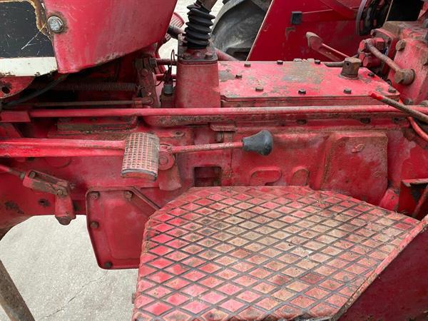 Grote foto international 633 kenteken kruip tractor agrarisch tractoren