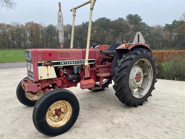 Grote foto international 633 tractor kruip versnelling agrarisch tractoren