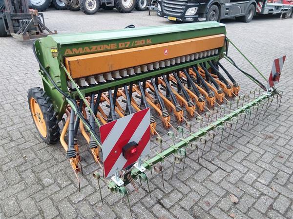 Grote foto amazone d7 zaaimachine 3 meter breed agrarisch zaaimachines
