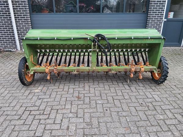 Grote foto amazone d7 zaaimachine 3 meter breed agrarisch zaaimachines