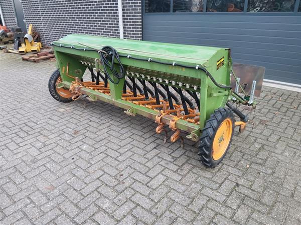 Grote foto amazone d7 zaaimachine 3 meter breed agrarisch zaaimachines