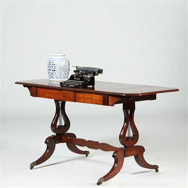 Grote foto massief mahonie sidetable of smalle schrijftafel met 2 laden en op en neerklapbare oren no.351910 antiek en kunst stoelen en banken