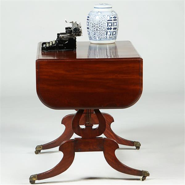 Grote foto massief mahonie sidetable of smalle schrijftafel met 2 laden en op en neerklapbare oren no.351910 antiek en kunst stoelen en banken