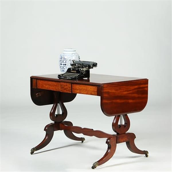 Grote foto massief mahonie sidetable of smalle schrijftafel met 2 laden en op en neerklapbare oren no.351910 antiek en kunst stoelen en banken