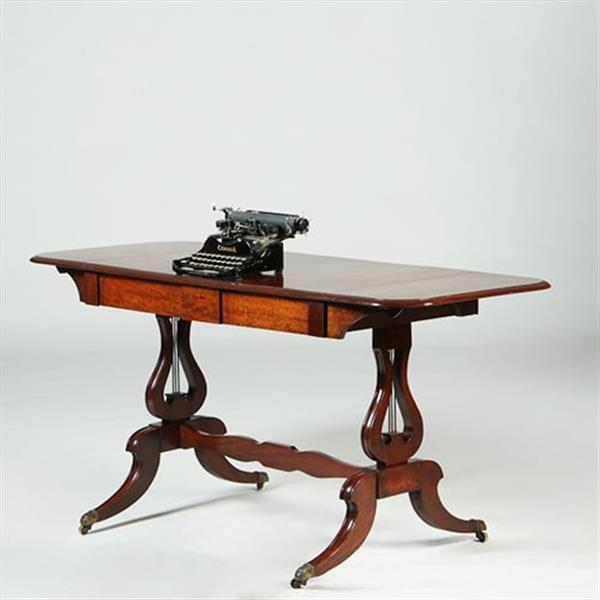 Grote foto massief mahonie sidetable of smalle schrijftafel met 2 laden en op en neerklapbare oren no.351910 antiek en kunst stoelen en banken