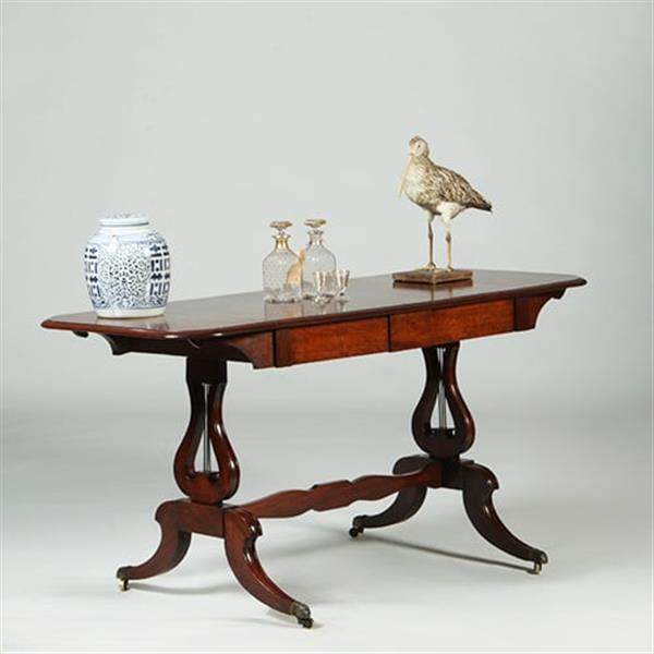 Grote foto massief mahonie sidetable of smalle schrijftafel met 2 laden en op en neerklapbare oren no.351910 antiek en kunst stoelen en banken