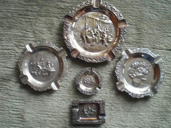 Grote foto 5 metalen asbakken verzamelen rookartikelen en luciferdoosjes