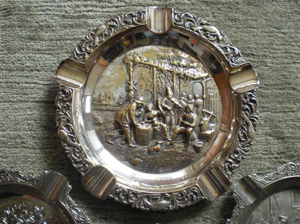 Grote foto 5 metalen asbakken verzamelen rookartikelen en luciferdoosjes