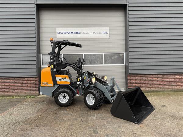 Grote foto giant g1500 x tra minishovel kniklader bj 2024 agrarisch shovels