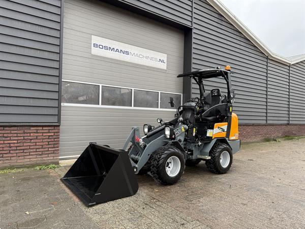 Grote foto giant g1500 x tra minishovel kniklader bj 2024 agrarisch shovels