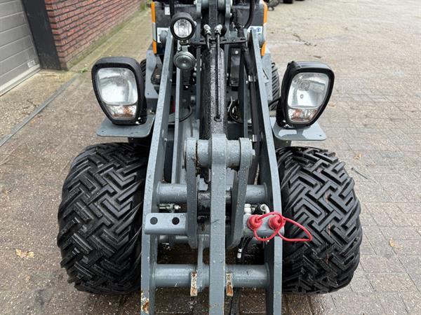 Grote foto giant g1500 x tra minishovel kniklader bj 2024 agrarisch shovels