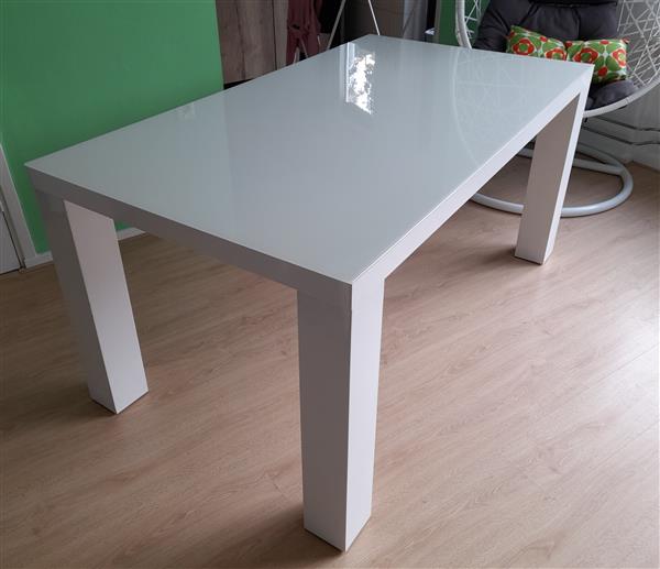 Grote foto mooie witte tafel met glazen bovenblad huis en inrichting eettafels
