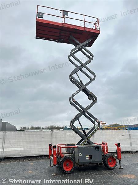 Grote foto skyjack sj6832rt hoogwerker 4x4 diesel sj6832 sj 6832 rt doe het zelf en verbouw hoogwerkers