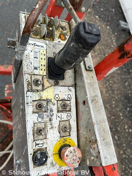 Grote foto skyjack sj6832rt hoogwerker 4x4 diesel sj6832 sj 6832 rt doe het zelf en verbouw hoogwerkers