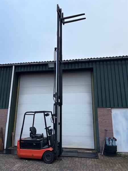 Grote foto still r20 18 agrarisch heftrucks