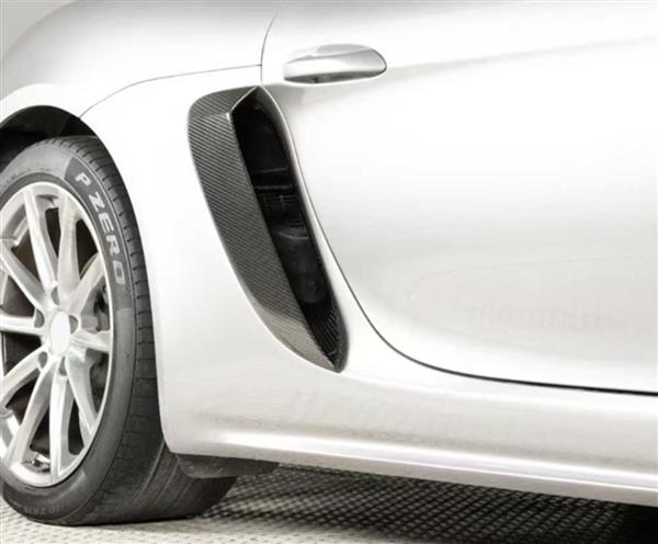 Grote foto dit betreft een porsche 718 cayman boxster carbon lucht scoop zijkant auto onderdelen tuning en styling