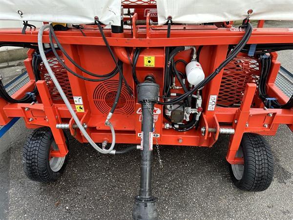 Grote foto ferrari fastblock 4 rijige transplanter voor potgrond vierkante blokken als nieuw agrarisch zaaimachines