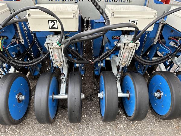 Grote foto ferrari fastblock 4 rijige transplanter voor potgrond vierkante blokken als nieuw agrarisch zaaimachines