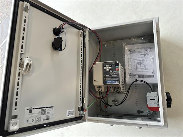 Grote foto nieuwe schakelkast met frequentieregelaar voor motoren tot 1 1 kw doe het zelf en verbouw afvalverwerking