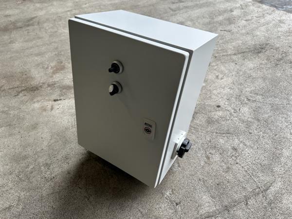 Grote foto nieuwe schakelkast met frequentieregelaar voor motoren tot 1 1 kw doe het zelf en verbouw afvalverwerking